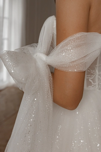 Olivia Bottega Helena #22 backface vertical cropped thumbnail