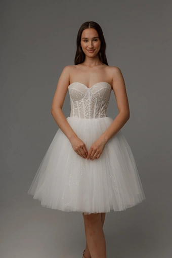 Olivia Bottega Helena #8 frontface vertical thumbnail