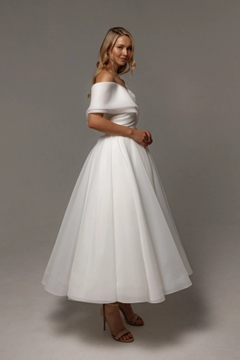 Olivia Bottega Hellebore #6 vertical thumbnail