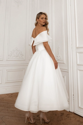 Olivia Bottega Hellebore #9 default backface vertical thumbnail