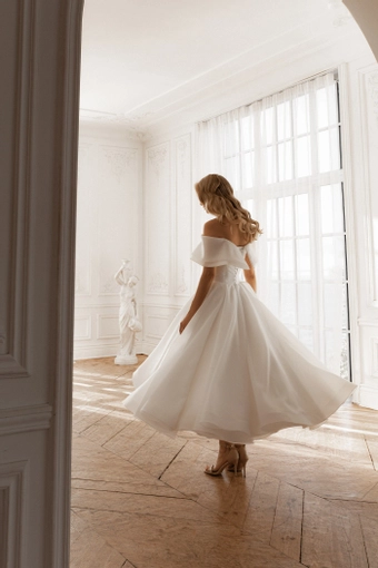 Olivia Bottega Hellebore #7 backface vertical thumbnail