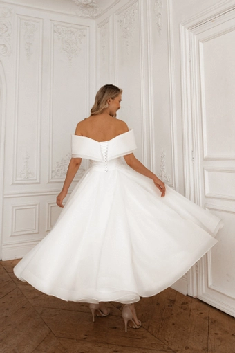 Olivia Bottega Hellebore #18 backface vertical cropped thumbnail