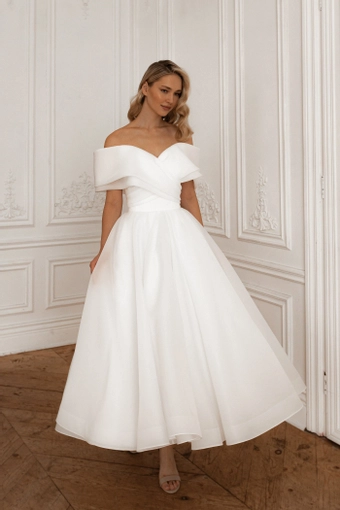 Olivia Bottega Hellebore #2 frontface vertical thumbnail