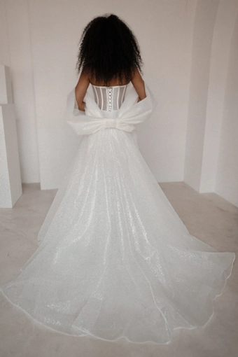 Olivia Bottega Hennie #11 backface vertical thumbnail