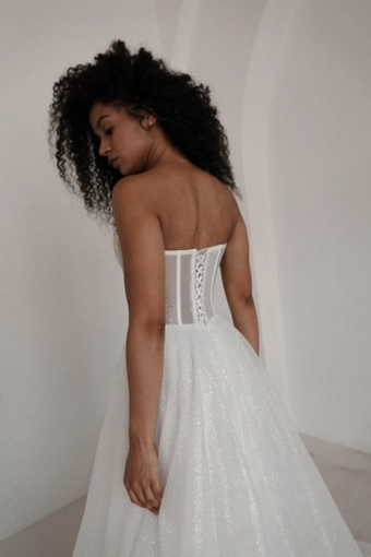 Olivia Bottega Hennie #17 backface vertical cropped thumbnail