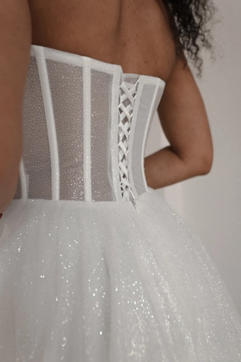 Olivia Bottega Hennie #18 backface vertical cropped thumbnail