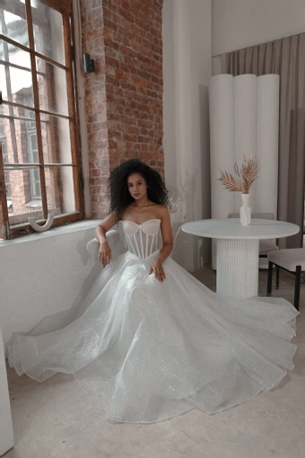 Olivia Bottega Hennie #2 frontface vertical thumbnail