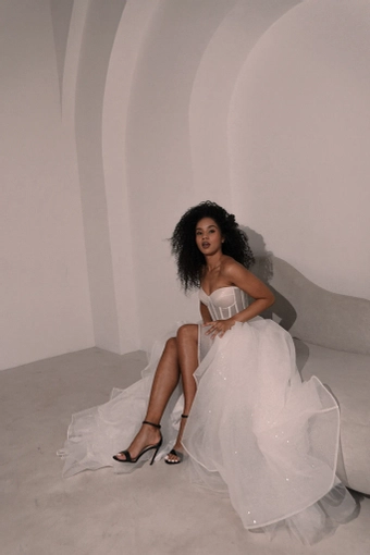 Olivia Bottega Hennie #6 frontface vertical thumbnail