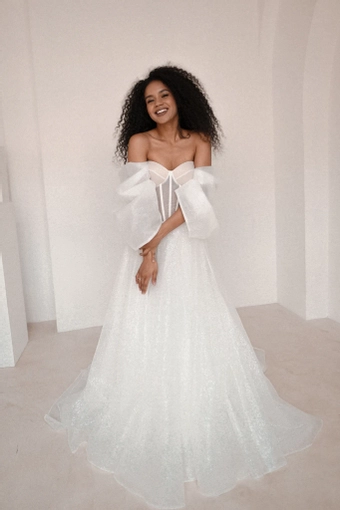 Olivia Bottega Hennie #3 frontface vertical thumbnail