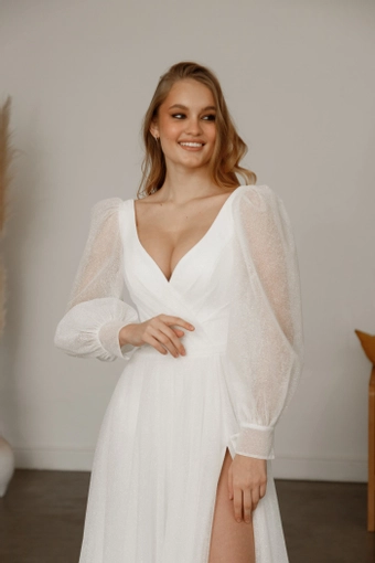 Olivia Bottega Inger #8 frontface vertical cropped thumbnail