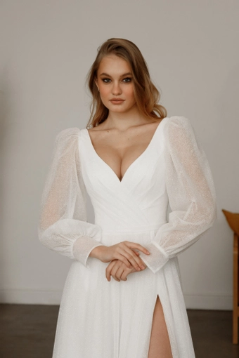 Olivia Bottega Inger #7 frontface vertical cropped thumbnail