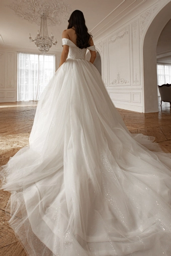 Olivia Bottega Jane #8 backface vertical thumbnail