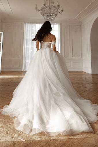 Olivia Bottega Jane #9 backface vertical thumbnail