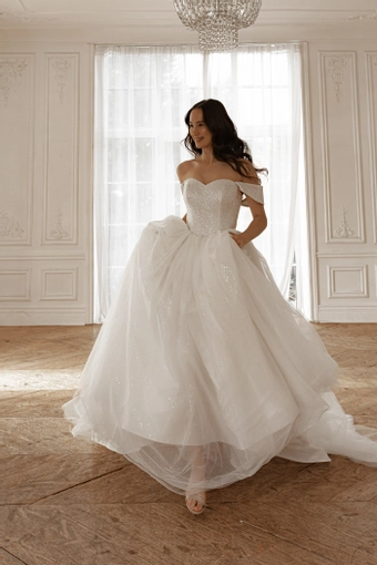 Olivia Bottega Jane #5 frontface vertical thumbnail