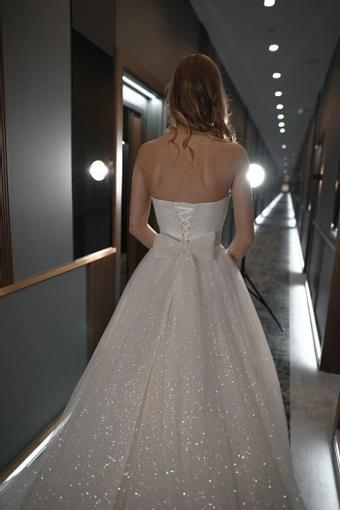 Olivia Bottega Kerstin #12 backface vertical cropped thumbnail