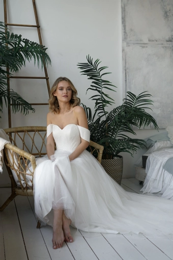 Olivia Bottega Klouzi Wide Straps #0 default frontface vertical thumbnail