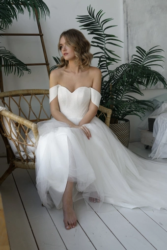 Olivia Bottega Klouzi Wide Straps #1 frontface vertical thumbnail