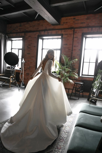 Olivia Bottega Koussindy #6 backface vertical thumbnail