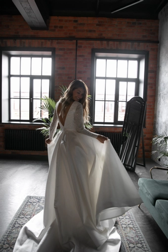 Olivia Bottega Koussindy #5 backface vertical thumbnail