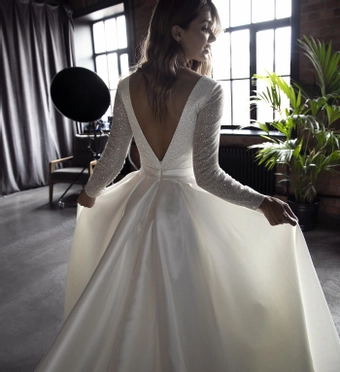 Olivia Bottega Koussindy #20 backface vertical cropped thumbnail