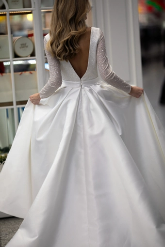 Olivia Bottega Koussindy #21 backface vertical cropped thumbnail