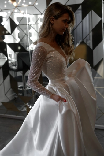 Olivia Bottega Koussindy #15 frontface vertical cropped thumbnail