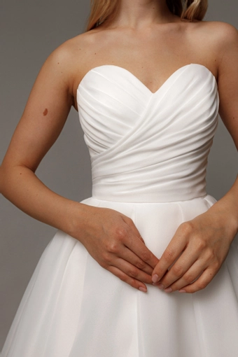 Olivia Bottega Lamia #8 frontface vertical cropped thumbnail