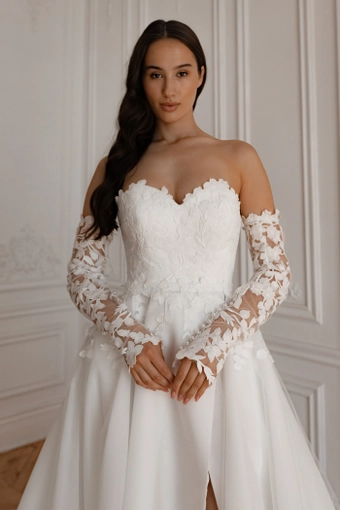 Olivia Bottega Lillian 2 in 1 #10 frontface vertical cropped thumbnail