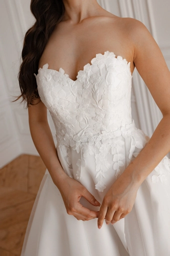 Olivia Bottega Lillian 2 in 1 #8 frontface vertical cropped thumbnail