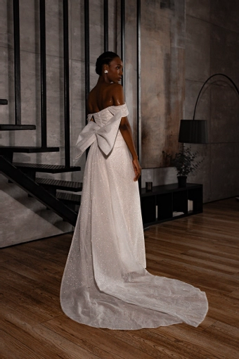 Olivia Bottega Lovisa #8 backface vertical thumbnail