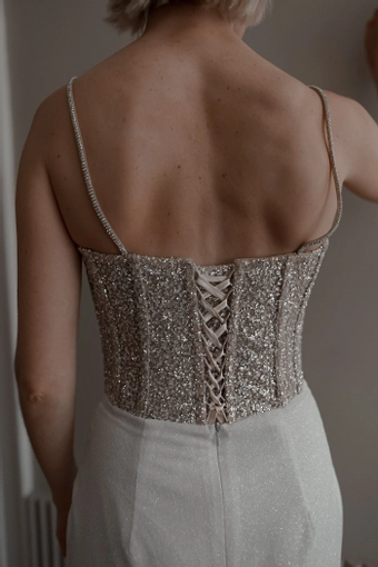 Olivia Bottega Madonna #18 backface vertical cropped thumbnail