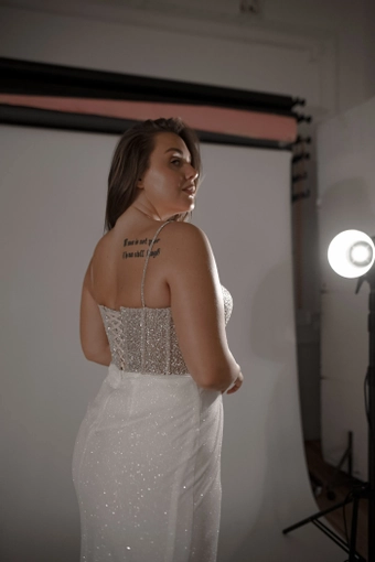 Olivia Bottega Madonna #20 backface vertical cropped thumbnail