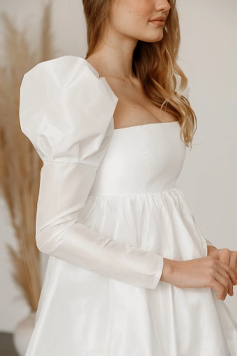 Olivia Bottega Mariell #8 frontface vertical cropped thumbnail