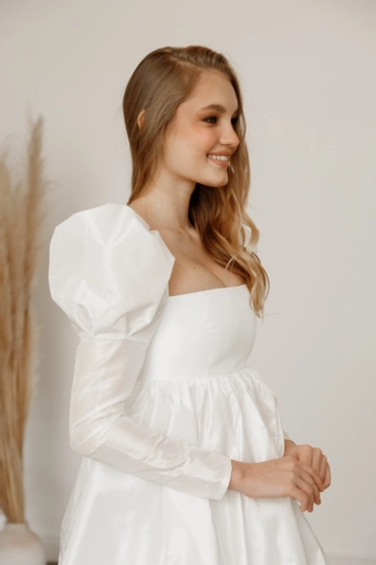 Olivia Bottega Mariell #6 frontface vertical cropped thumbnail