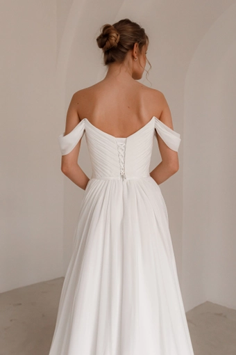 Olivia Bottega Marit #14 backface vertical cropped thumbnail