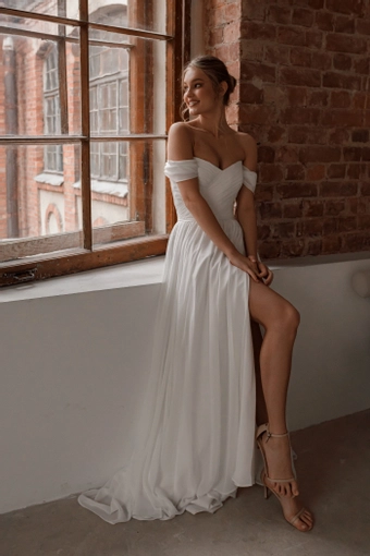 Olivia Bottega Marit #1 frontface vertical thumbnail