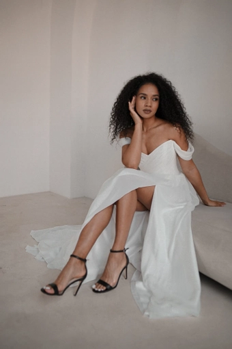 Olivia Bottega Marit #3 frontface vertical thumbnail