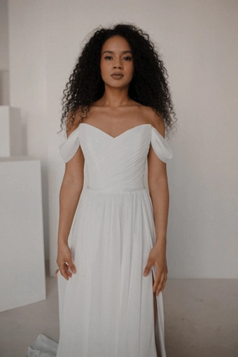 Olivia Bottega Marit #11 frontface vertical cropped thumbnail