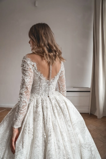 Olivia Bottega Meryem #23 backface vertical cropped thumbnail