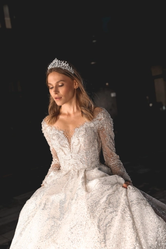 Olivia Bottega Meryem #17 frontface vertical cropped thumbnail