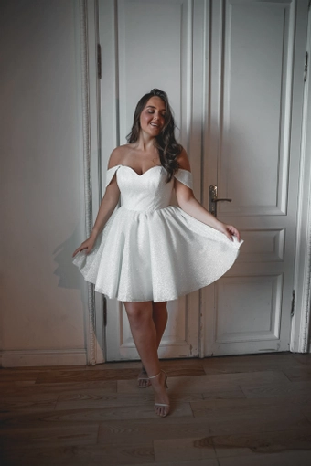 Olivia Bottega Milana #1 frontface vertical thumbnail