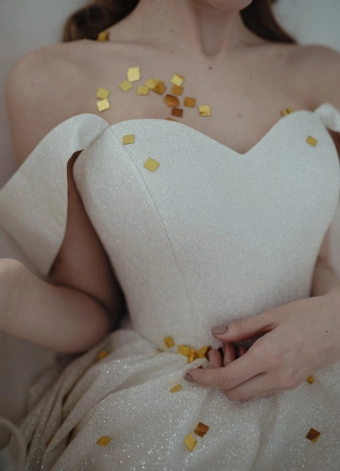 Olivia Bottega Milana #18 frontface vertical cropped thumbnail