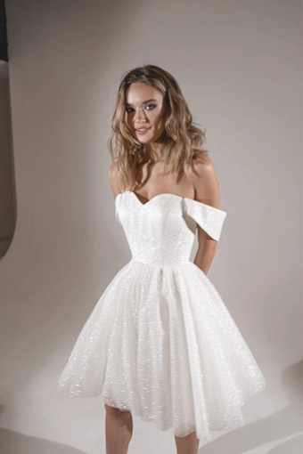 Olivia Bottega Milana #6 frontface vertical thumbnail