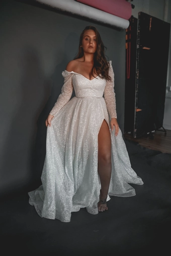 Olivia Bottega Miranda #2 frontface vertical thumbnail