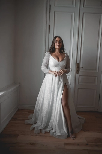 Olivia Bottega Miranda #13 frontface vertical thumbnail