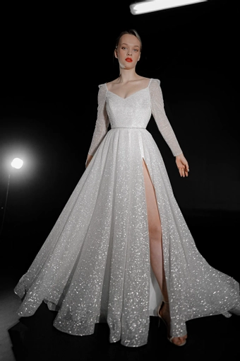 Olivia Bottega Miranda #4 frontface vertical thumbnail