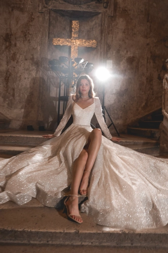 Olivia Bottega Miranda #6 frontface vertical thumbnail