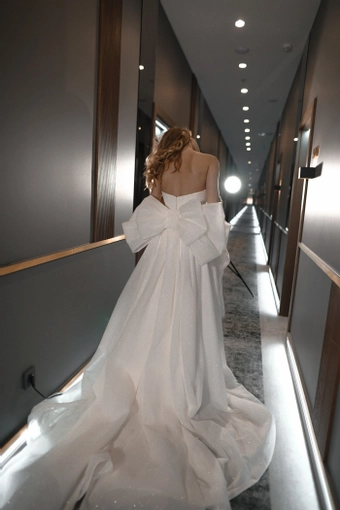 Olivia Bottega Mirrorball #5 default backface vertical thumbnail