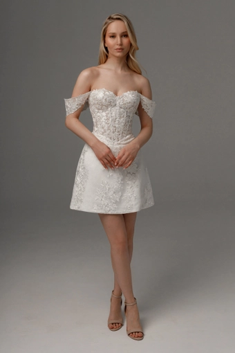 Mitsis Olivia Bottega #1 frontface vertical thumbnail