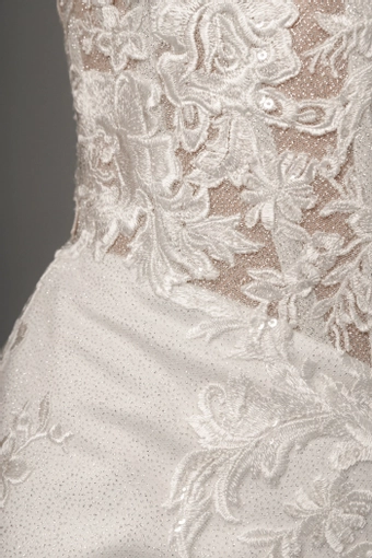 Mitsis Olivia Bottega #16 frontface vertical cropped thumbnail